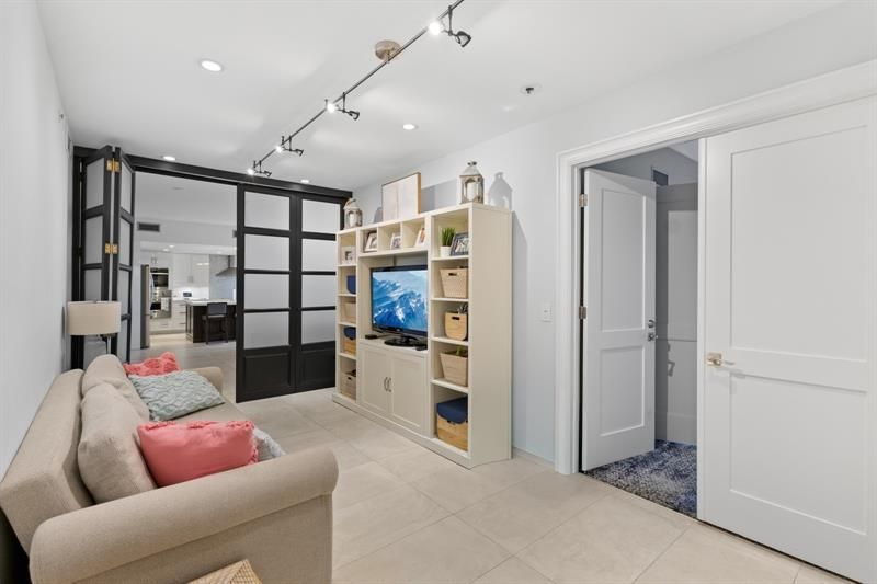 1532 SE 12th Street, Unit 302, Fort Lauderdale, FL 33316 Photo