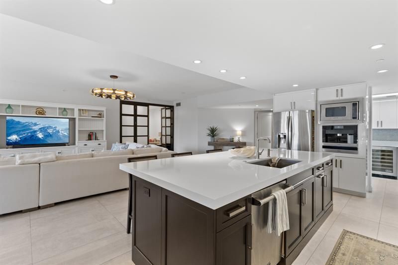 1532 SE 12th Street, Unit 302, Fort Lauderdale, FL 33316 Photo