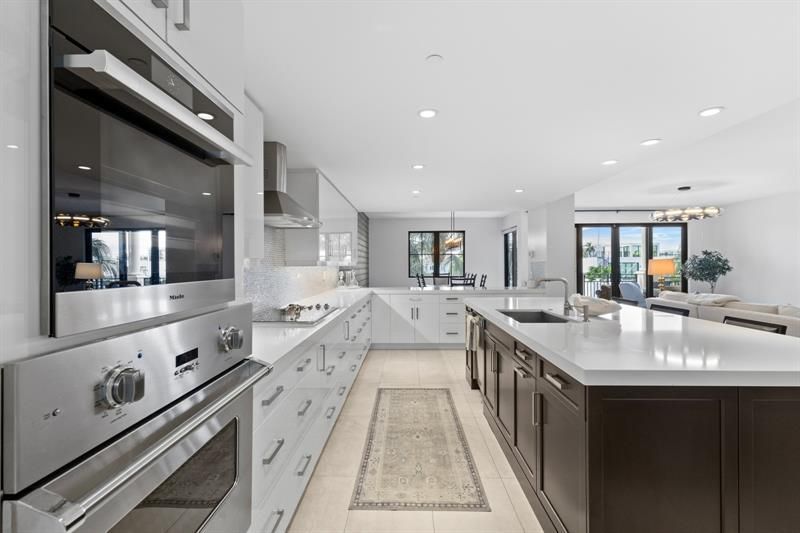 1532 SE 12th Street, Unit 302, Fort Lauderdale, FL 33316 Photo