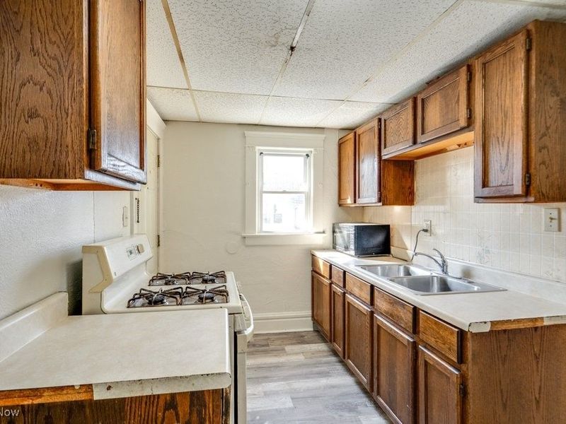 485 Allyn Street, Akron, OH 44304 Photo 12