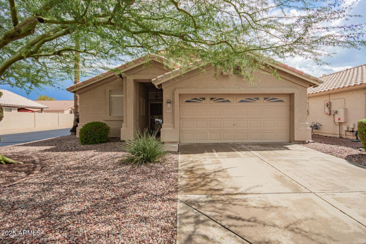 17799 N Lainie Court, Surprise, AZ 85378 Main Photo