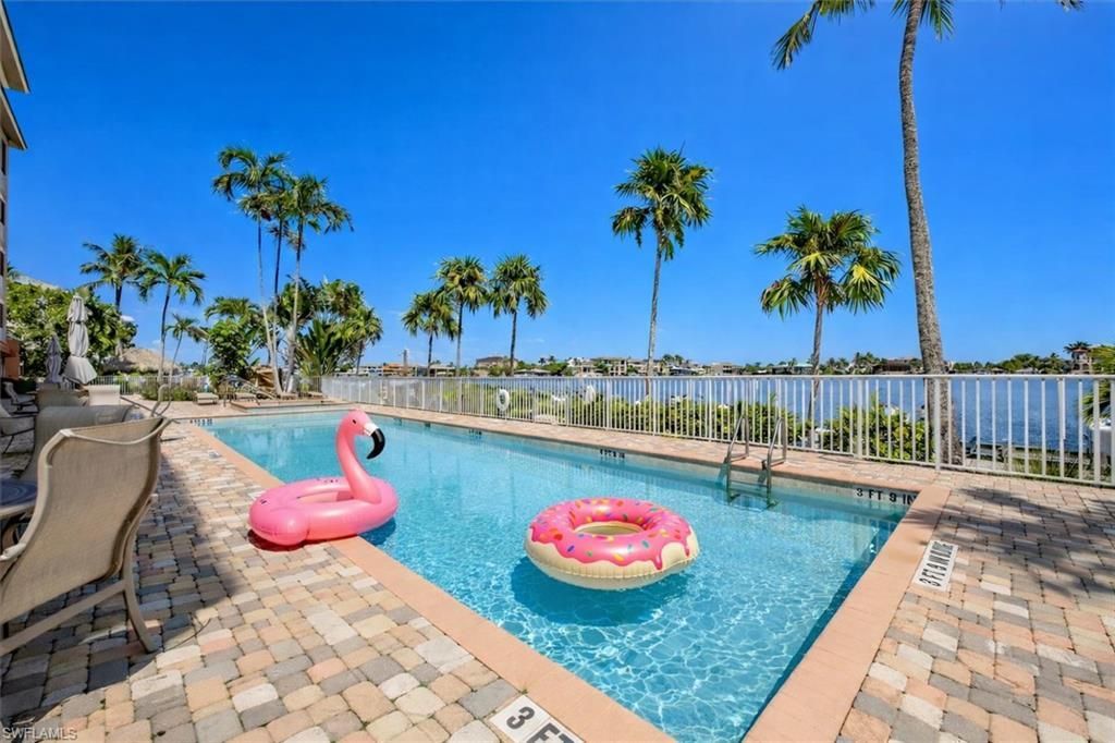 9566 Gulf Shore Dr, Unit 102, Naples, FL 34108 Photo