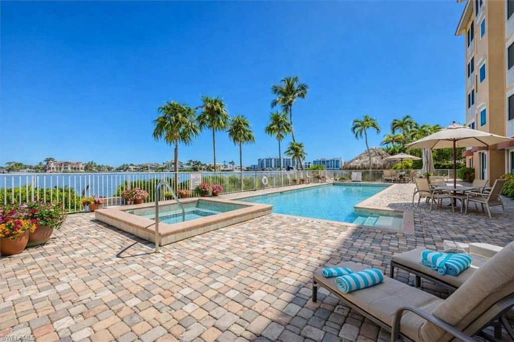 9566 Gulf Shore Dr, Unit 102, Naples, FL 34108 Photo