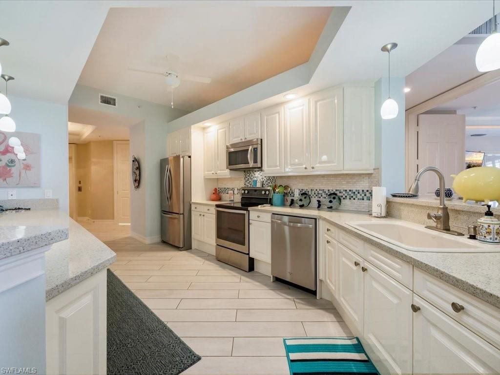 9566 Gulf Shore Dr, Unit 102, Naples, FL 34108 Photo