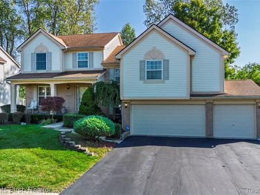 43103 Pond Bluff Drive, Belleville, MI 48111