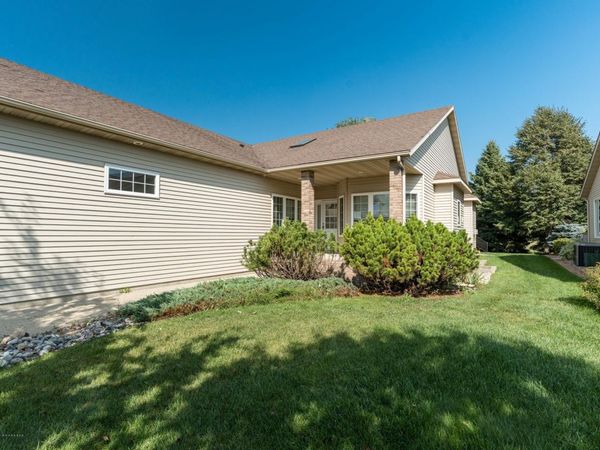 318 44th Avenue S, Moorhead, MN 56560