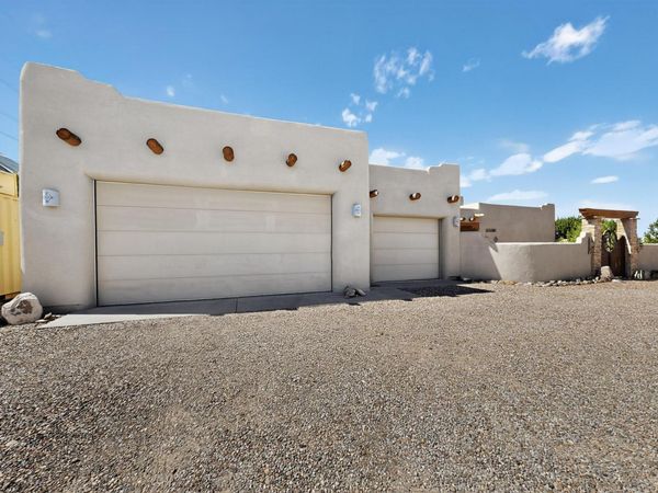 8 Palomar Road, Placitas, NM 87043