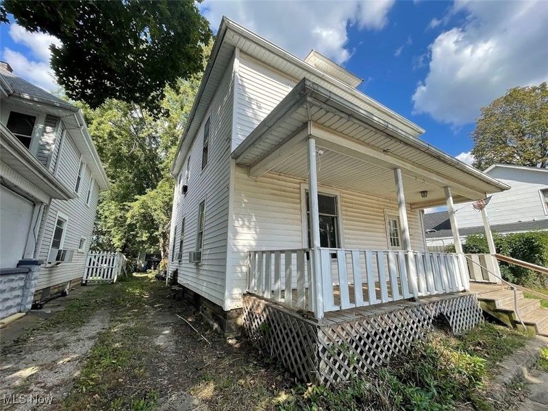 338 Locust Street, Coshocton, OH 43812 Photo 2