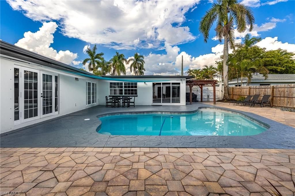 8327 Riviera Ave, Fort Myers, FL 33919 Photo