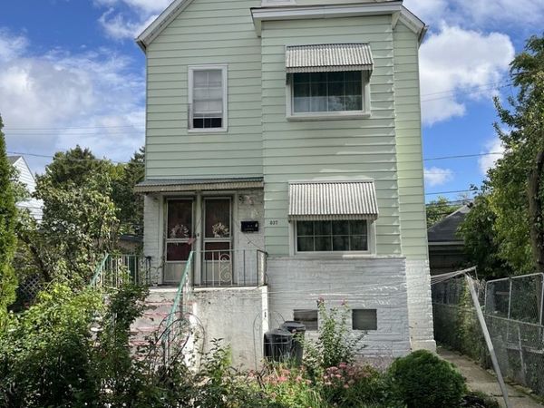 3037 N Central Park Avenue, Chicago, IL 60618