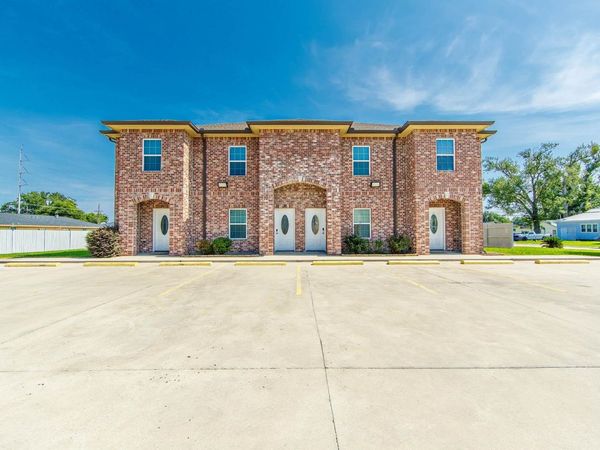 151 Dixie, Houma, LA 70363