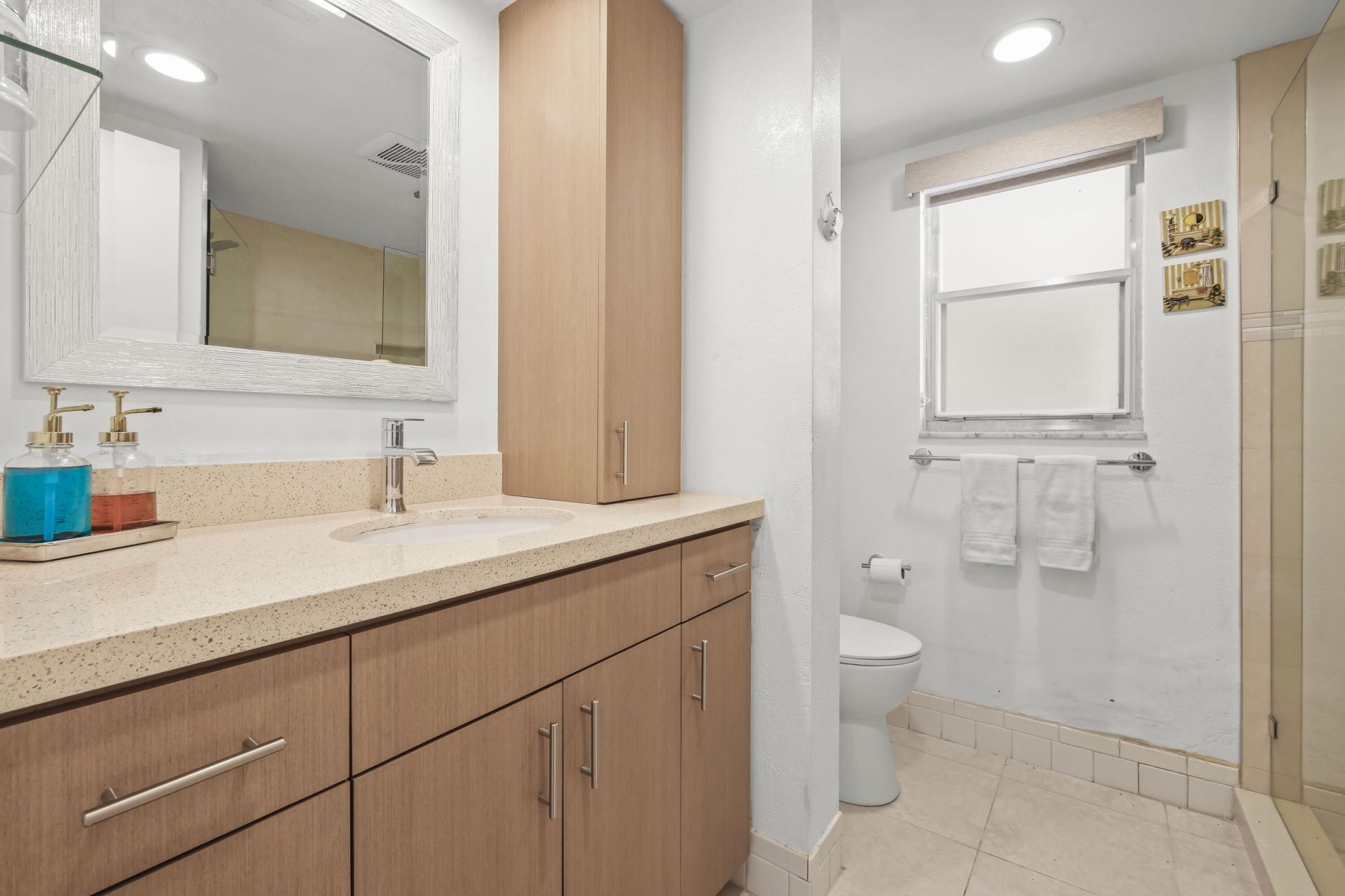 3871 Via Poinciana, Unit 104, Lake Worth, FL 33467 Photo