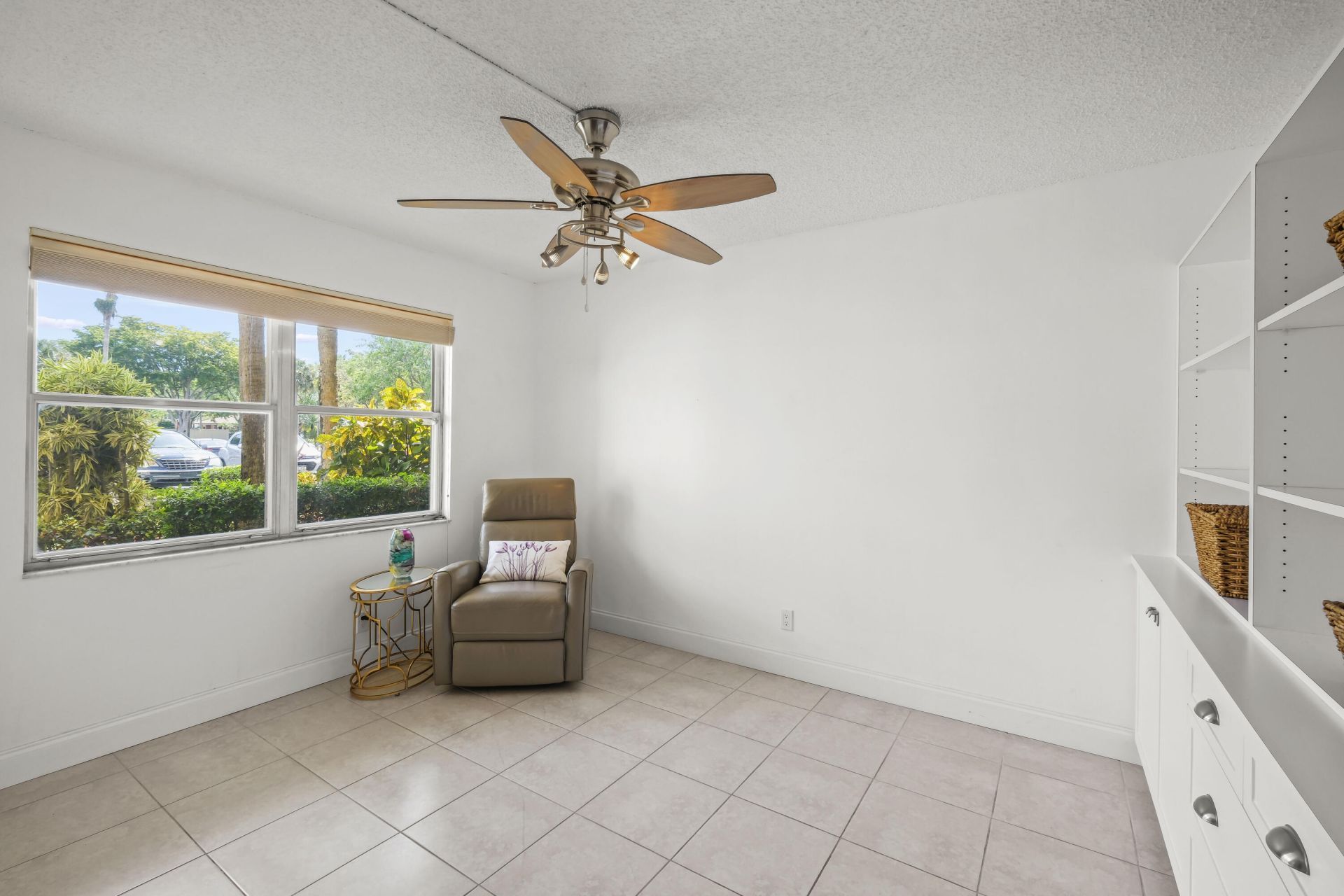 3871 Via Poinciana, Unit 104, Lake Worth, FL 33467 Photo