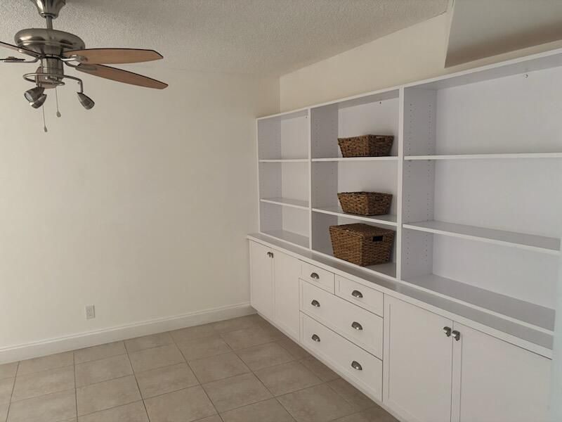 3871 Via Poinciana, Unit 104, Lake Worth, FL 33467 Photo