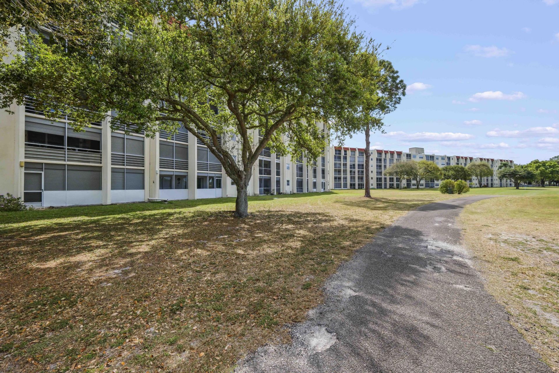 3871 Via Poinciana, Unit 104, Lake Worth, FL 33467 Photo