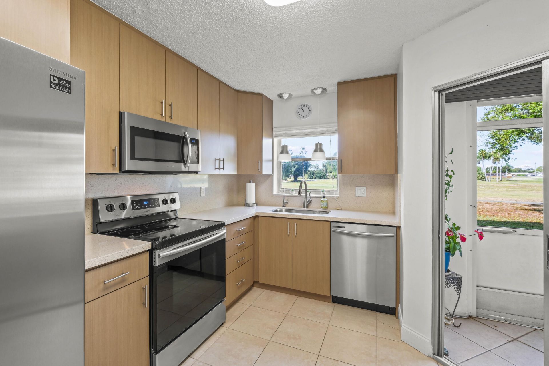 3871 Via Poinciana, Unit 104, Lake Worth, FL 33467 Photo