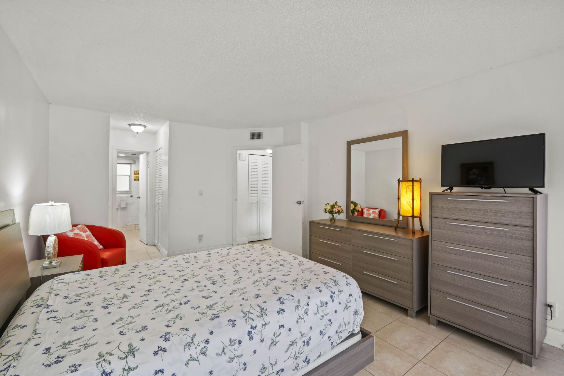3871 Via Poinciana, Unit 104, Lake Worth, FL 33467 Photo