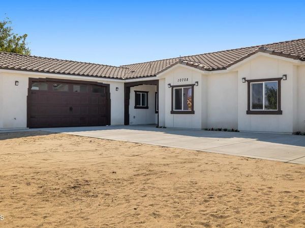 10708 E Avenue R-14, Littlerock, CA 93543