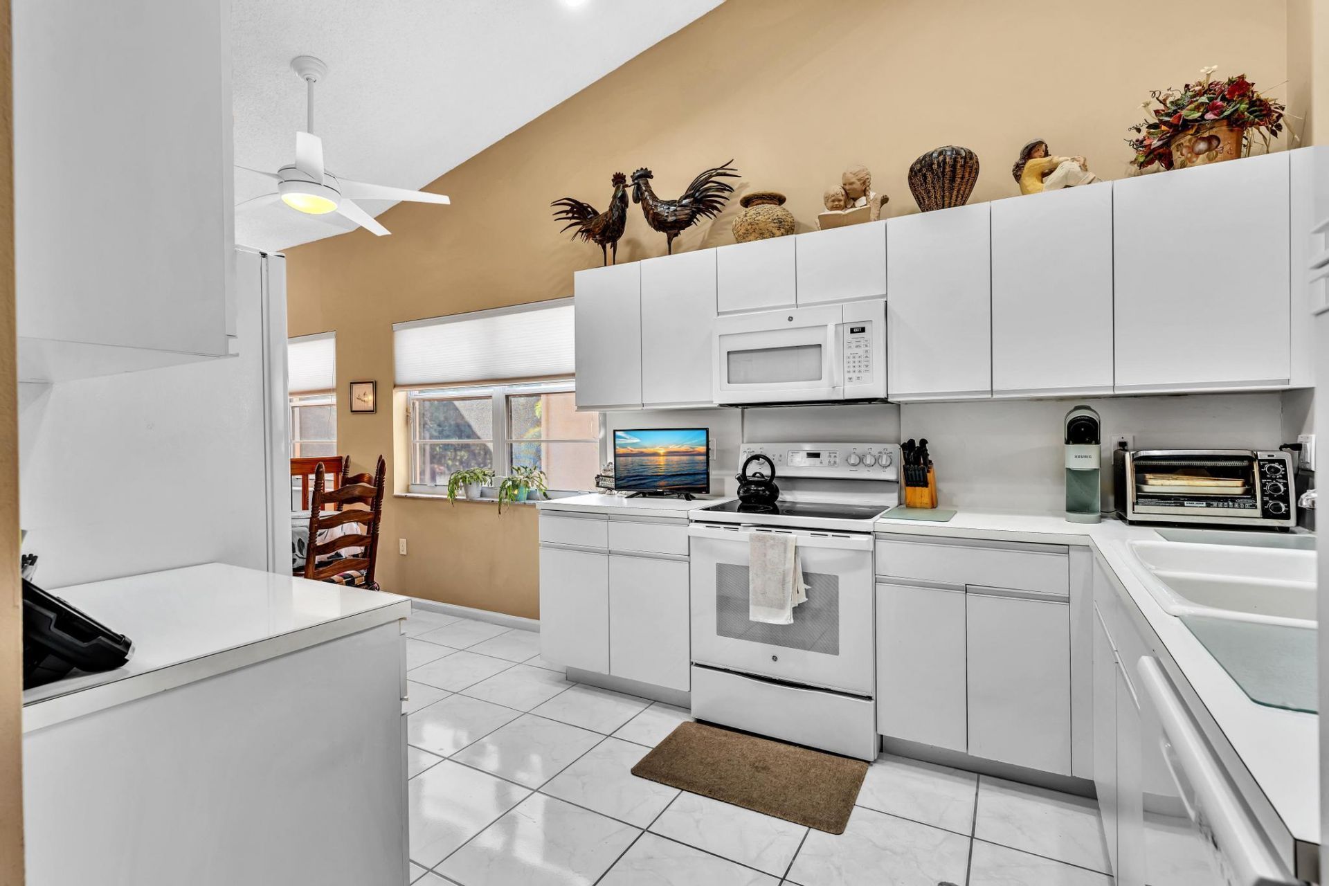 9589 Shadybrook Drive, Unit 215, Boynton Beach, FL 33437 Photo