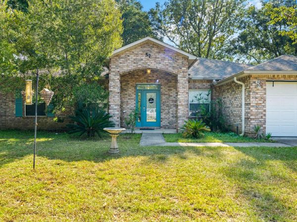 57 S Pleasant Drive, DeFuniak Springs, FL 32435
