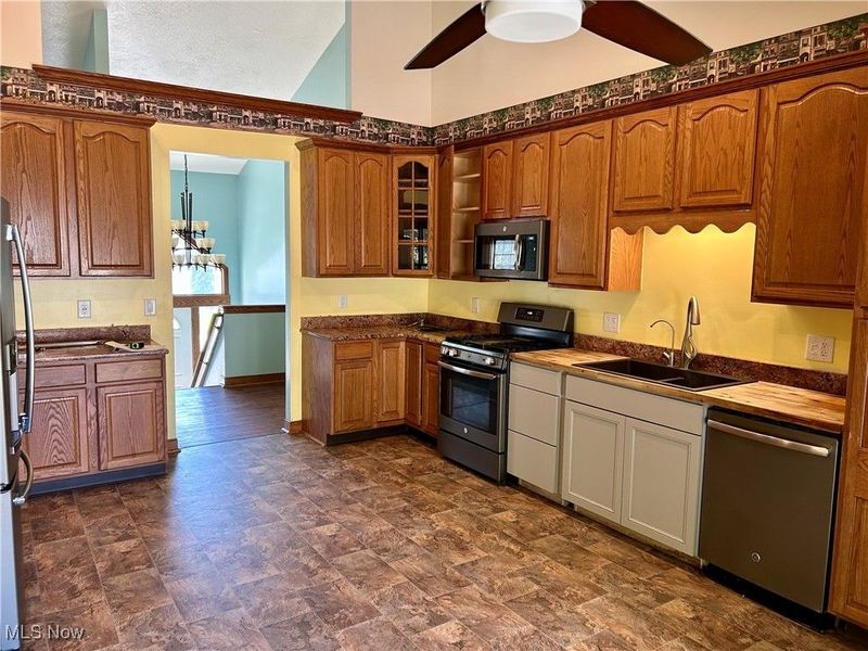 5623 Shallow Creek Avenue, Louisville, OH 44641 Photo 24