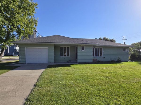801 E Elm Avenue, Olivia, MN 56277