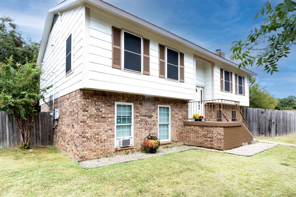 5000 Bama Drive, Arlington, TX 76017 Main Photo