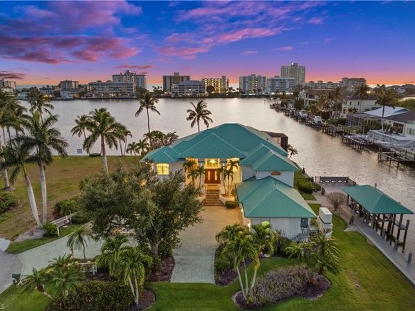 371 Bayside AVE, NAPLES, FL 34108