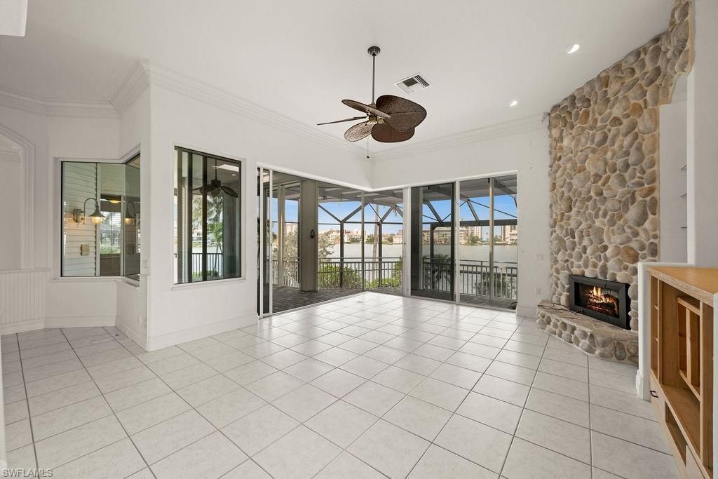 371 Bayside Ave, Naples, FL 34108 Photo