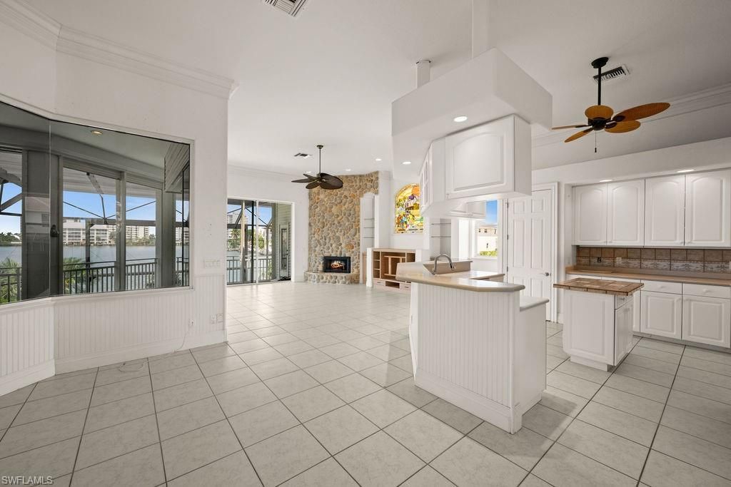 371 Bayside Ave, Naples, FL 34108 Photo