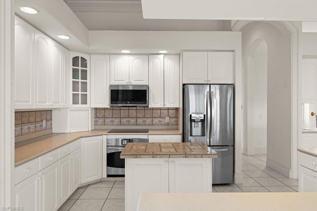 371 Bayside Ave, Naples, FL 34108 Photo
