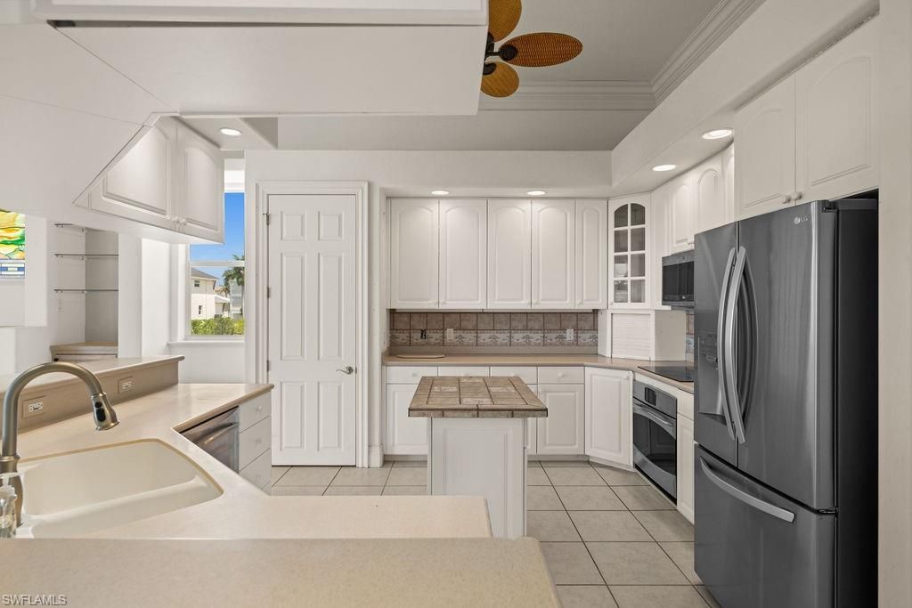 371 Bayside Ave, Naples, FL 34108 Photo