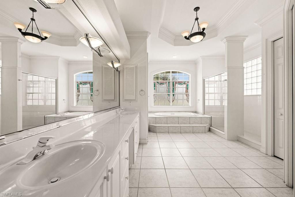 371 Bayside Ave, Naples, FL 34108 Photo