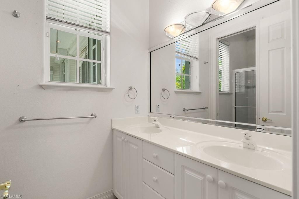 371 Bayside Ave, Naples, FL 34108 Photo