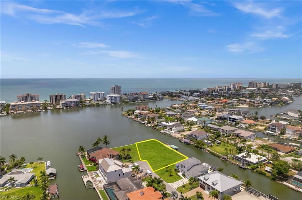 371 Bayside Ave, Naples, FL 34108 Photo