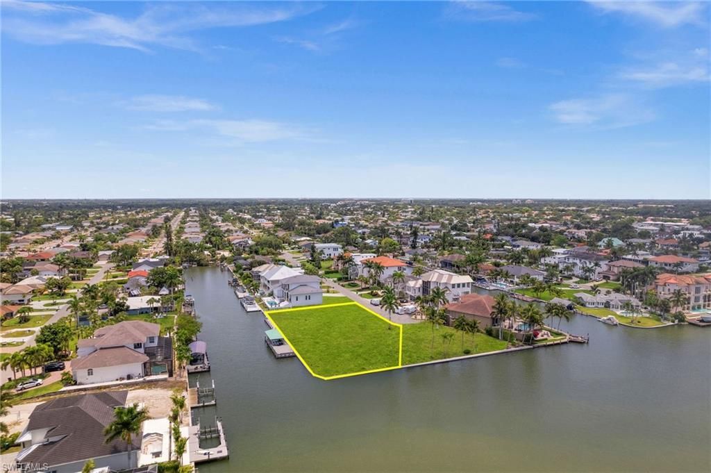 371 Bayside Ave, Naples, FL 34108 Photo