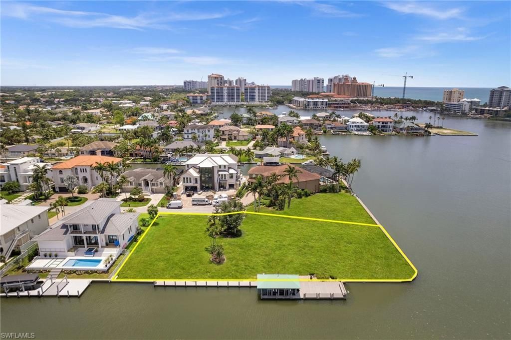 371 Bayside Ave, Naples, FL 34108 Photo