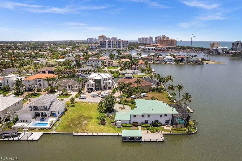 371 Bayside Ave, Naples, FL 34108 Photo