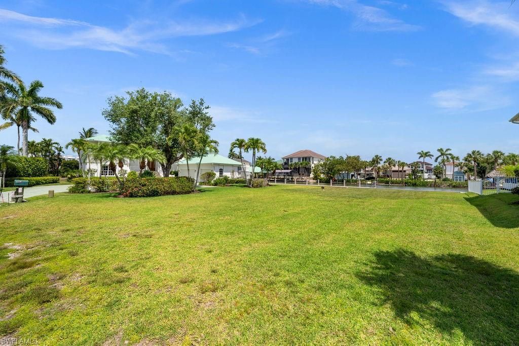 371 Bayside Ave, Naples, FL 34108 Photo