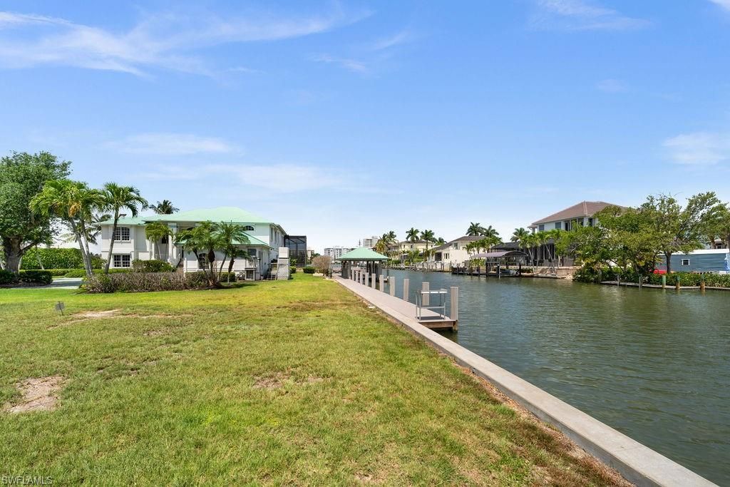 371 Bayside Ave, Naples, FL 34108 Photo