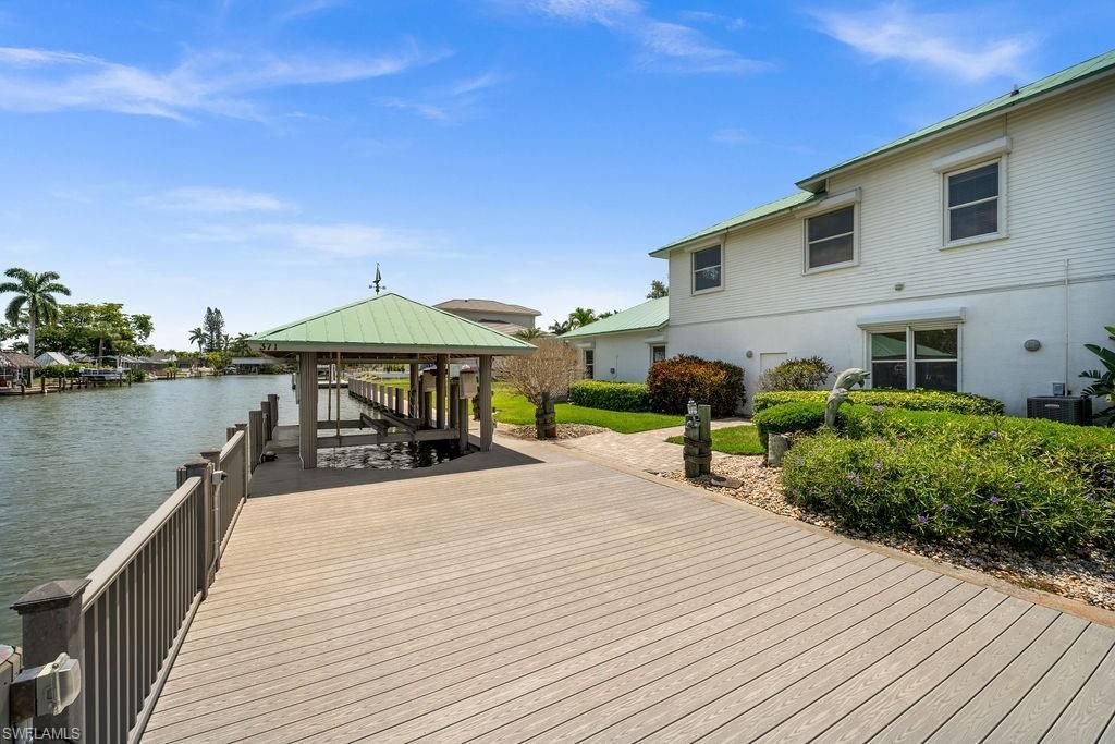 371 Bayside Ave, Naples, FL 34108 Photo