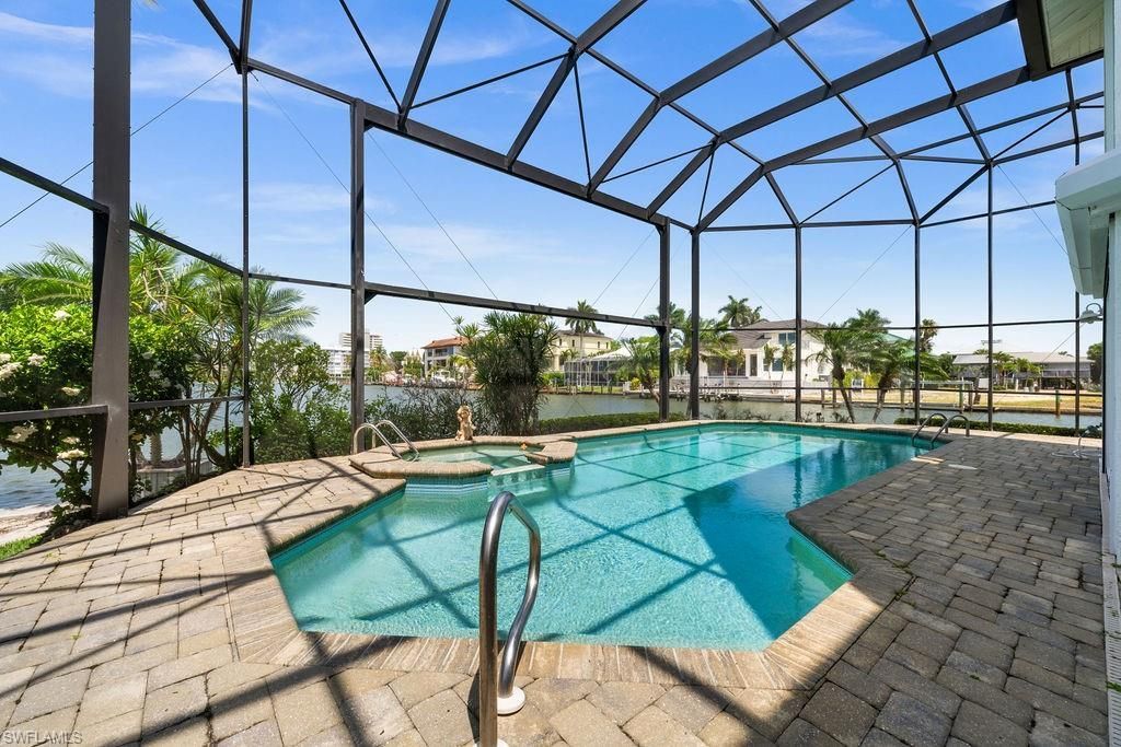 371 Bayside Ave, Naples, FL 34108 Photo