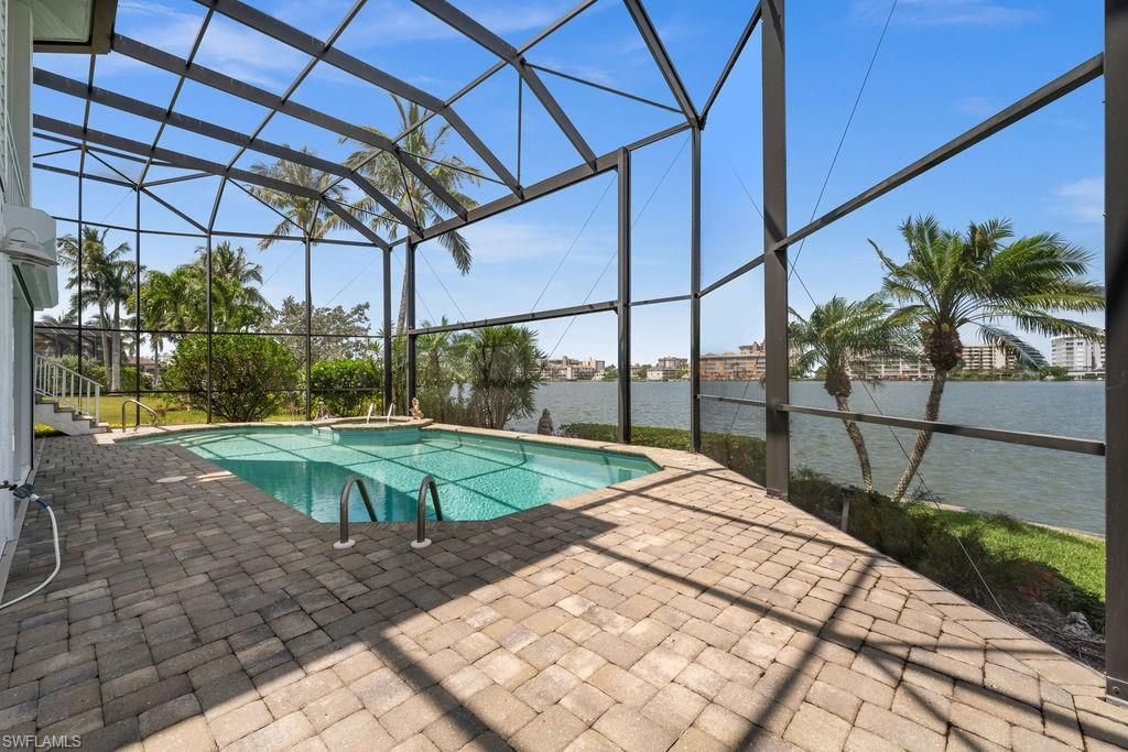 371 Bayside Ave, Naples, FL 34108 Photo
