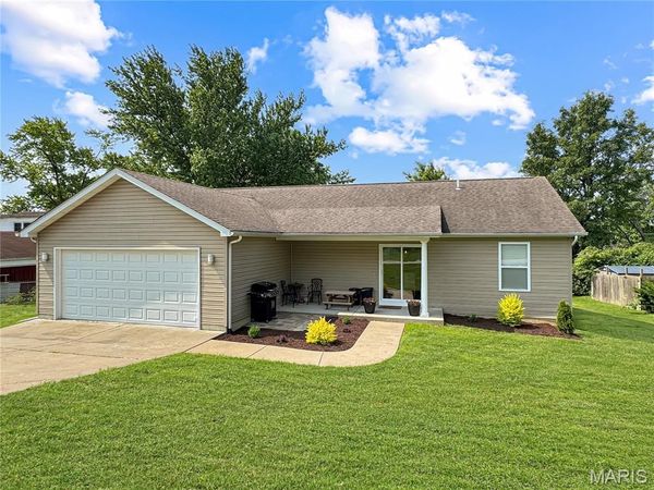 1423 E 5th Street, Washington, MO 63090