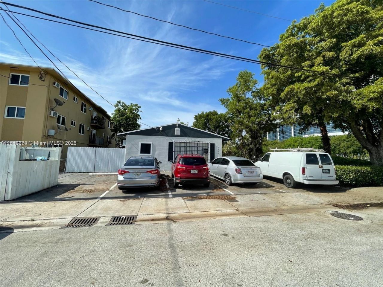 1346 NW 6th St, Miami, FL 33125 Photo