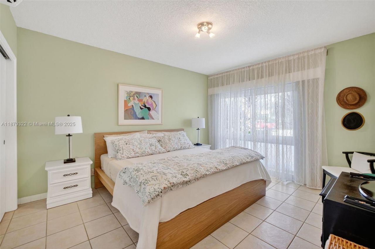 425 Bayshore Dr, Unit d-3, Fort Lauderdale, FL 33304 Photo