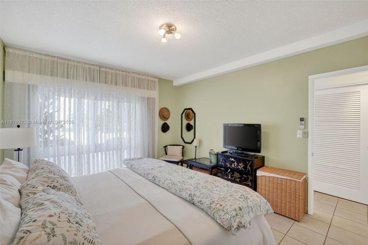 425 Bayshore Dr, Unit d-3, Fort Lauderdale, FL 33304 Photo