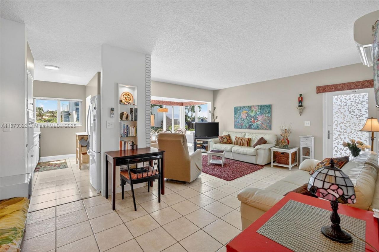 425 Bayshore Dr, Unit d-3, Fort Lauderdale, FL 33304 Photo