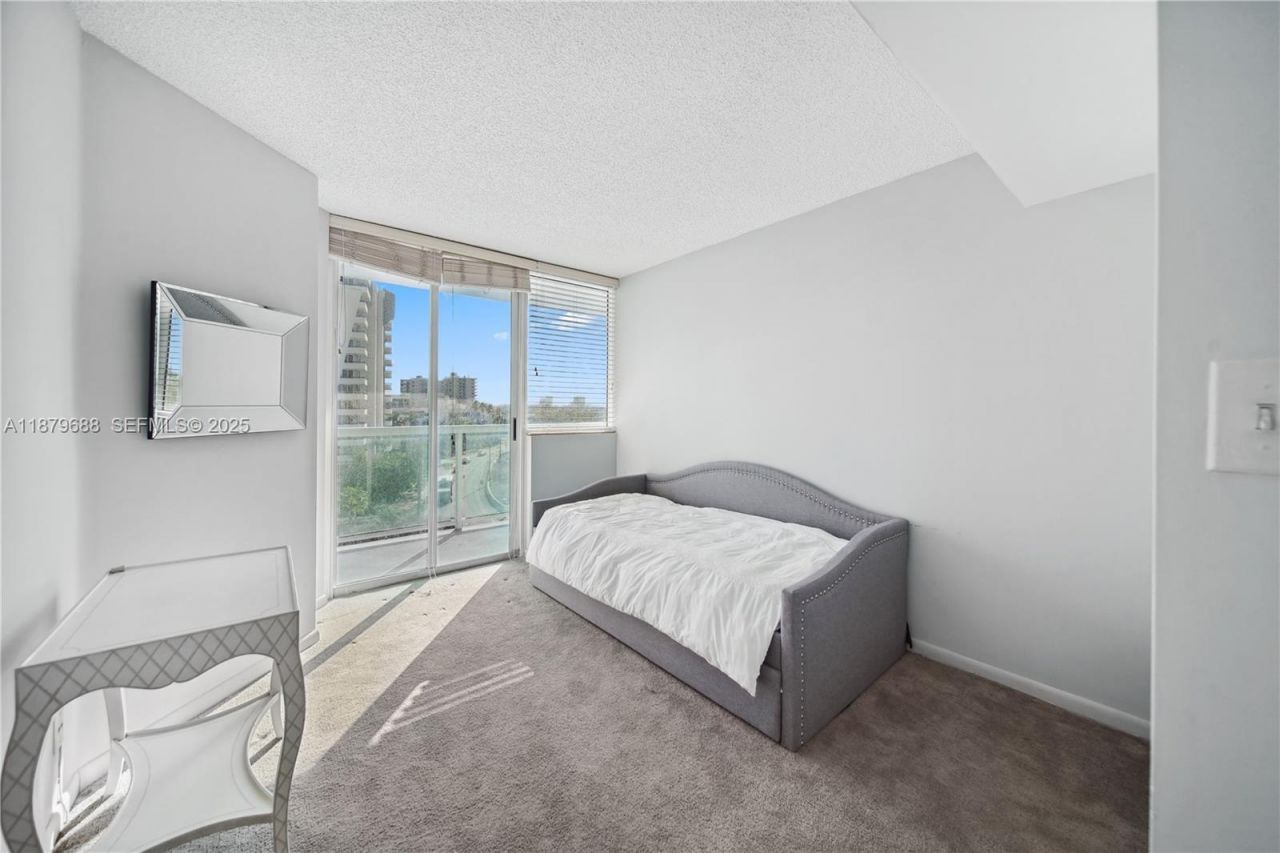 3411 Indian Creek Dr, Unit 604, Miami Beach, FL 33140 Photo