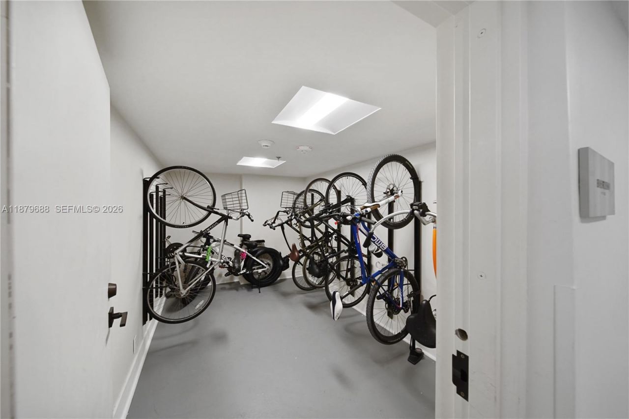 3411 Indian Creek Dr, Unit 604, Miami Beach, FL 33140 Photo